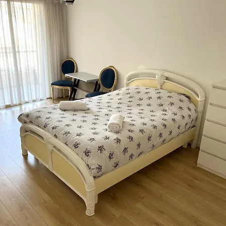Charming 2-room Near With Terrace *