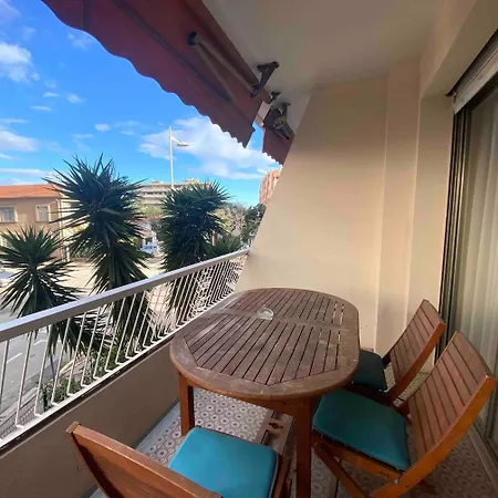 Charming 2-room Near With Terrace דירה קאן סור מר