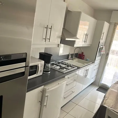 Charming 2-room Near With Terrace