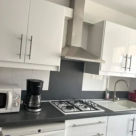 Apartman Charming 2-room Near With Terrace