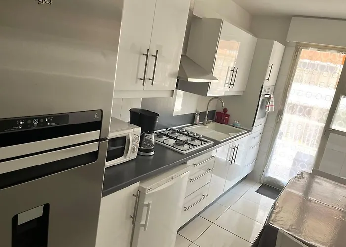 Charming 2-room Near With Terrace